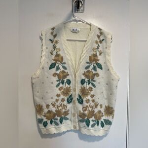 VTG Cricket Lane Sz:M cottagecore-style floral knit Metallic Spring sweater vest